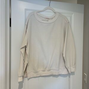 Flowy cream colored sweater sweatshirt